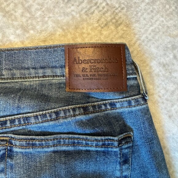 Abercrombie & Fitch Men's Signature Stretch Athletic Straight Jean - Picture 9 of 11